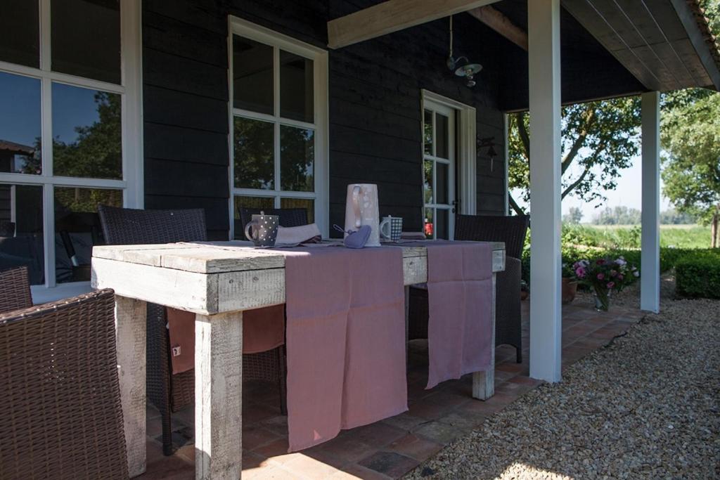 Bed and Breakfast In D'Ouwe Vlaamse Schuur Ossendrecht Exterior foto